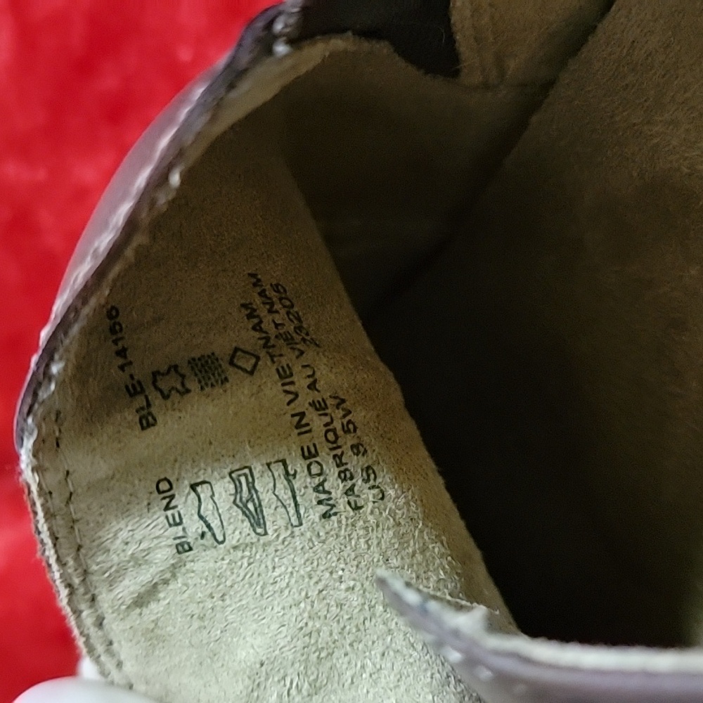Shoes - Picture 6 of 6